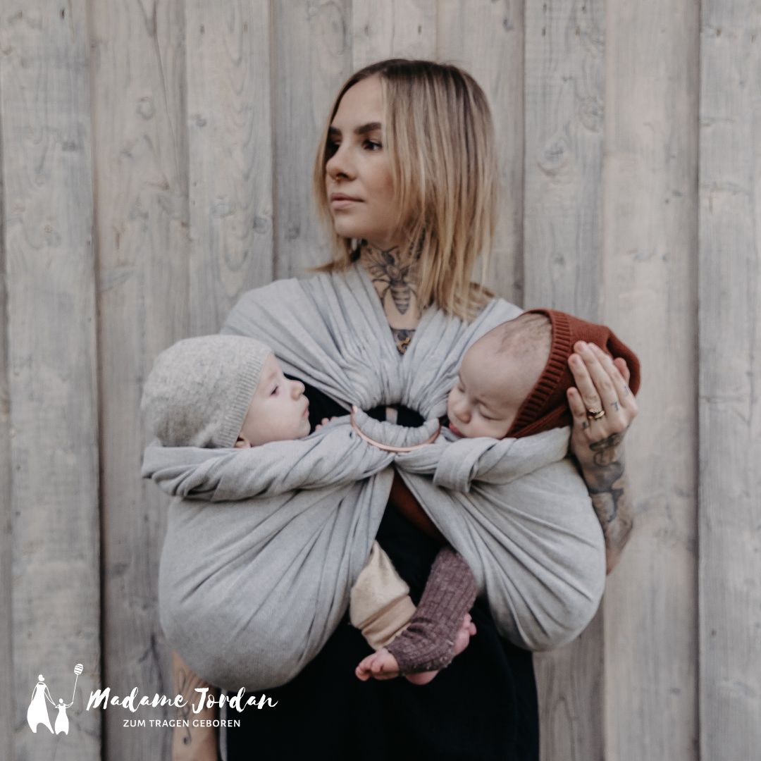 Twin Ringsling gerafft (ab Geburt)  für 4 Wochen  Twin Ringsling gerafft (ab Geburt)  für 4 Wochen