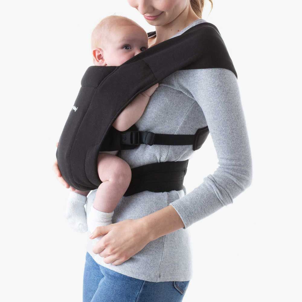 Ergobaby Embrace Babytrage für Neugeborene ab Geburt - Soft Knit Pure Black