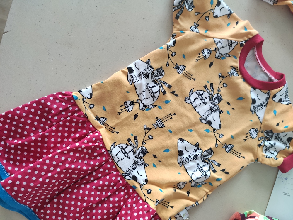 RaglanShirtKleid - Kurzarm -  Flugmäuse